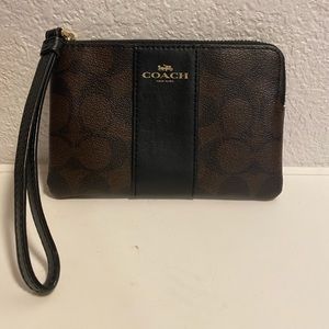 Coach wristlet wallet